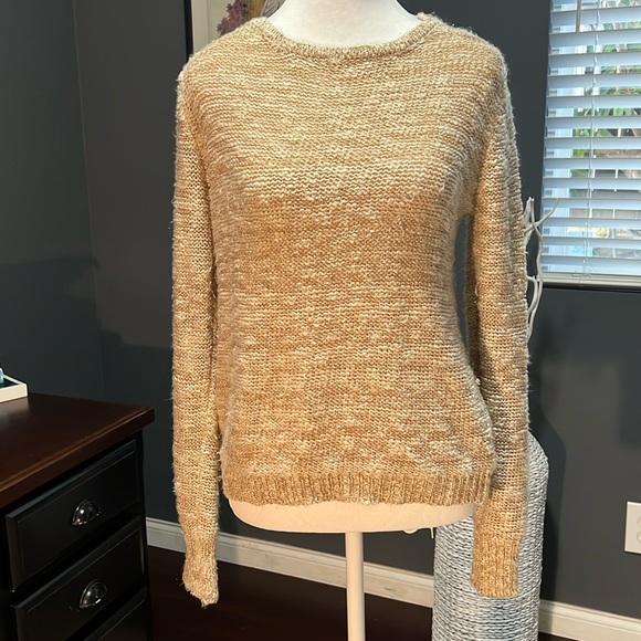 Pearlescent cream and white cardigan with zipper detailed in back. - Picture 1 of 5